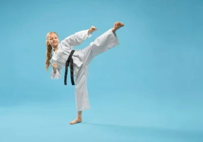taekwondo - آموزش تکواندو در لار ، اوز ، گراش، خور - استاد آرزو جمشیدی
